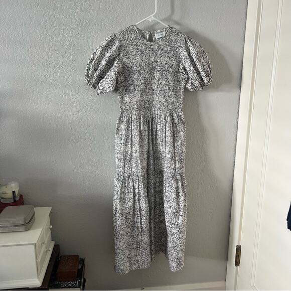 S/W/F White & Black Floral Print Smocked Puff-Sleeve Midi Dress - Picture 2 of 10